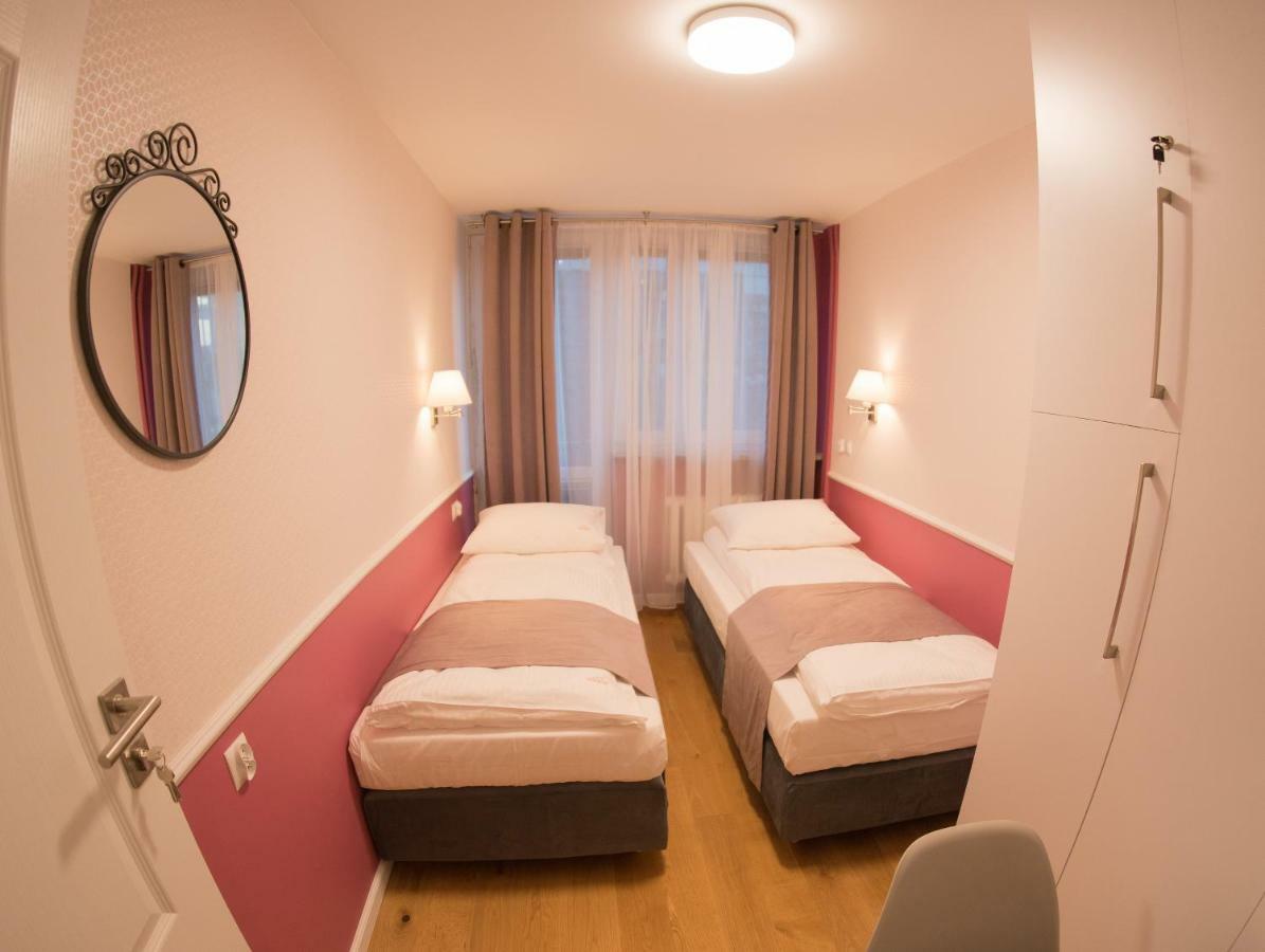 Apartament Hotel Grzybowska 9 Varsovia Exterior foto